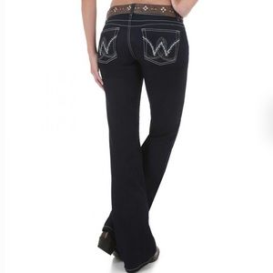 wrangler mae booty up